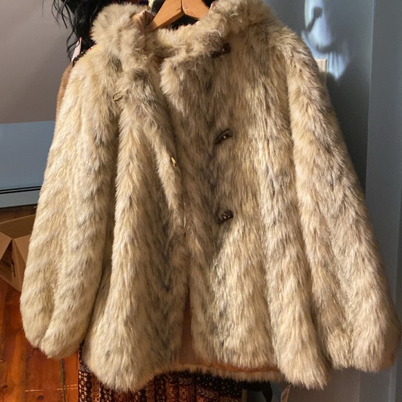 Beautiful Faux Fur and leather designer jacket by LIFESTYLE 80 DESIGNS Size 10 - Picture 1 of 12